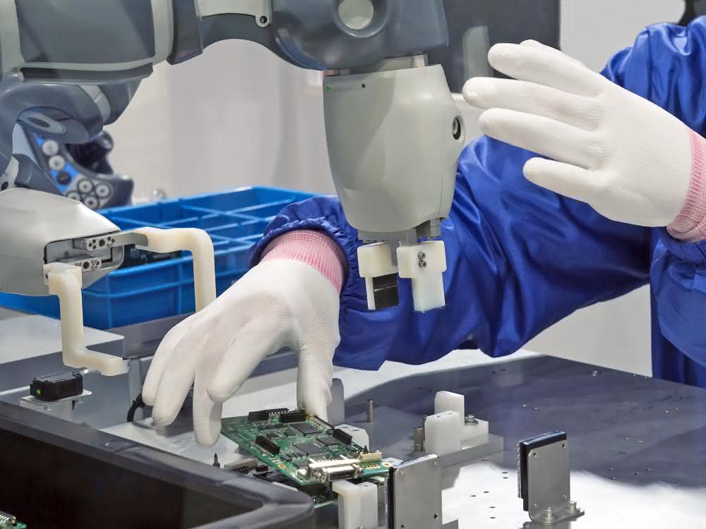 Safe human-robot collaboration: Cobots safely in a team