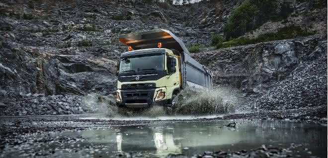 Volvo Trucks feiert zehnjährige Präsenz in der Bauindustrie