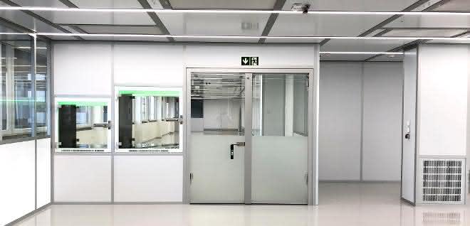 Farblich visualisierte Materialschleusen