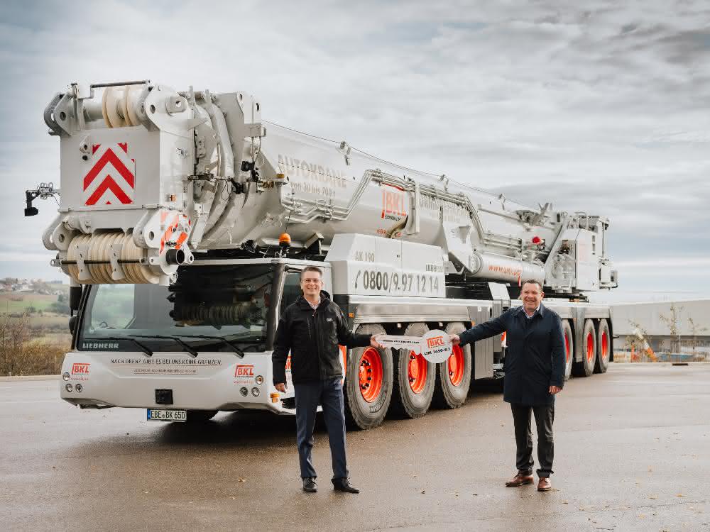 BKl verstärkt Kranflotte mit Liebherr