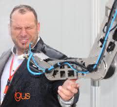 Igus robot robolink defies splash water