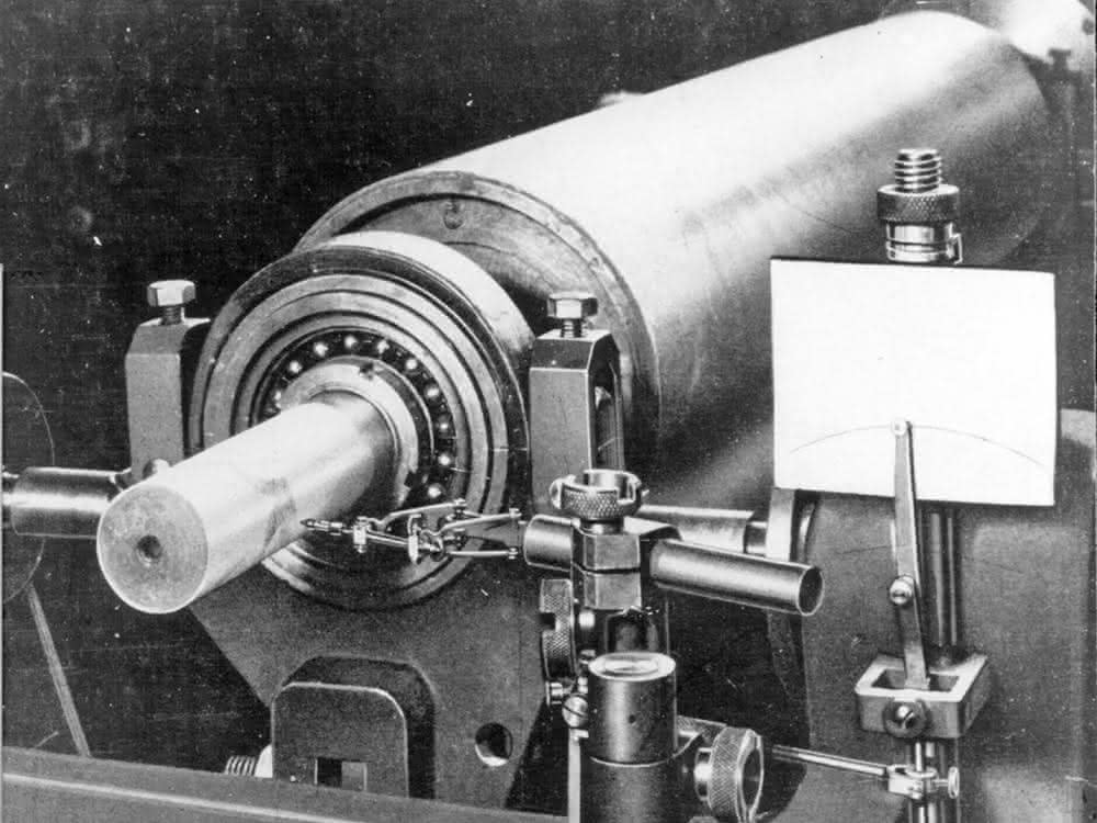 Vibration transducer from 1920 Vibration transducer from 1920