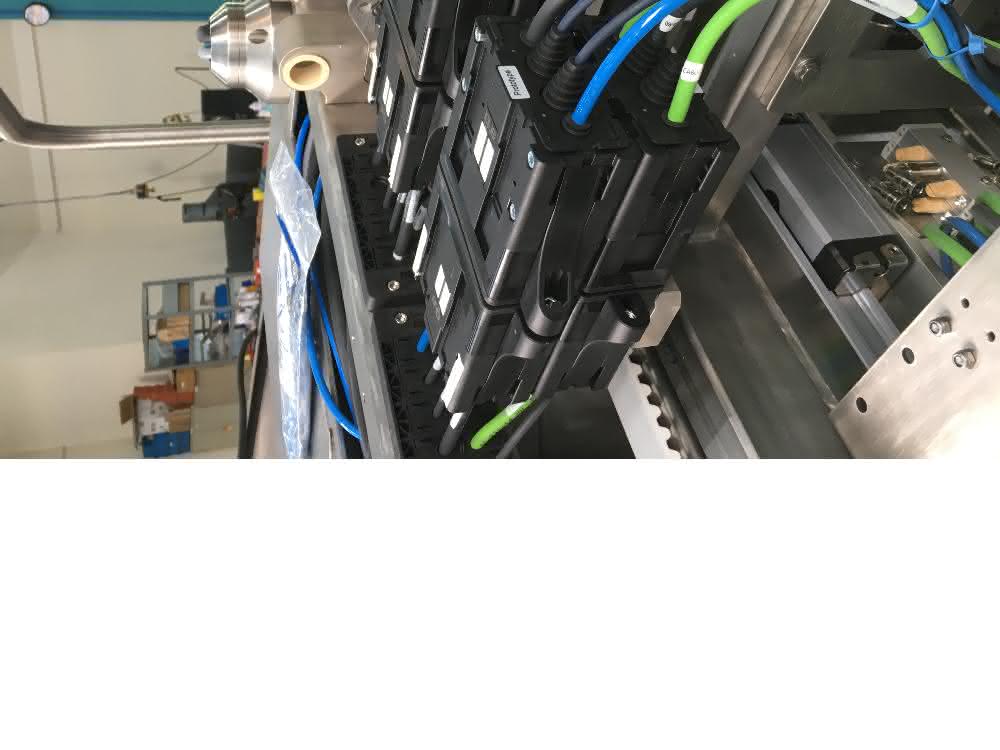Bread packaging machine Bread packaging machine