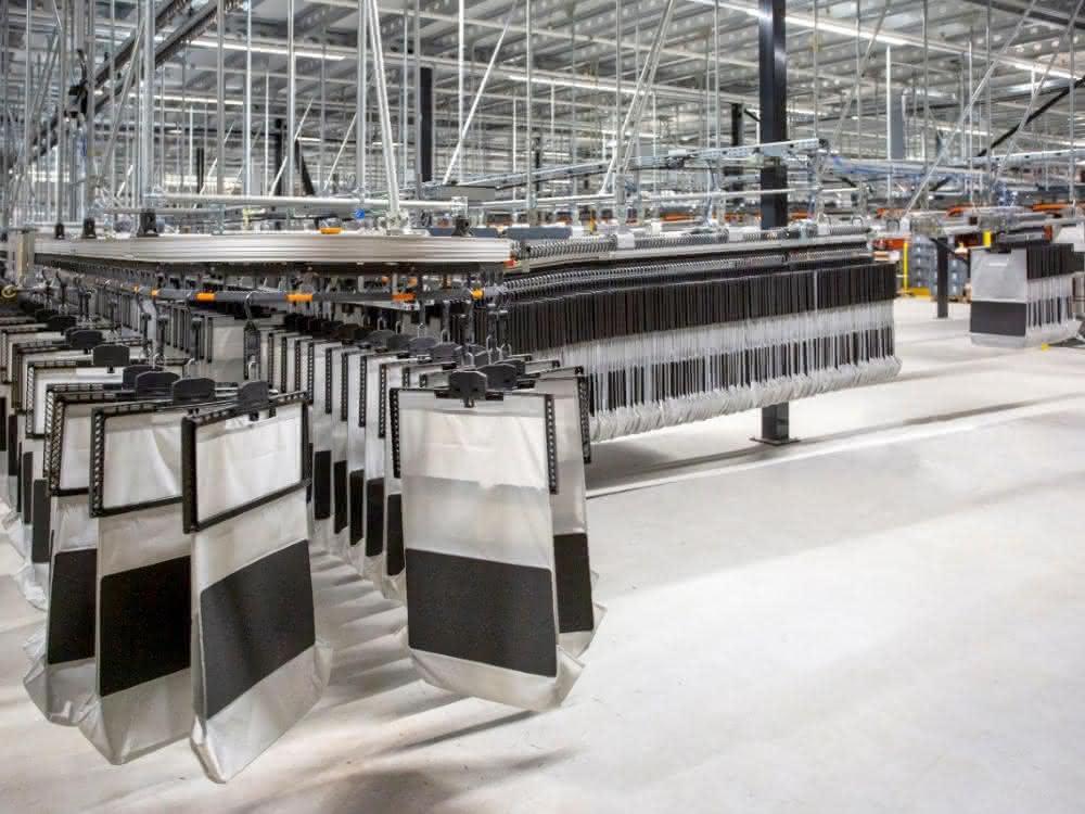 Vanderlande supplies Airtrax pocket sorter to De Bijenkorf
