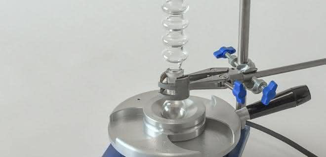 CondenSyn Mini: Luftkühler für Synthesereaktionen im kleineren Maßstab in 5-, 10- und 25-ml-Gefäßen. (Bild: Asynt Ltd) CondenSyn Mini: Luftkühler für Synthesereaktionen im kleineren Maßstab in 5-, 10- und 25-ml-Gefäßen. (Bild: Asynt Ltd)