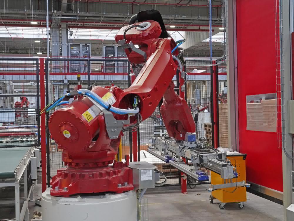 High-precision robot: Robotics in woodworking