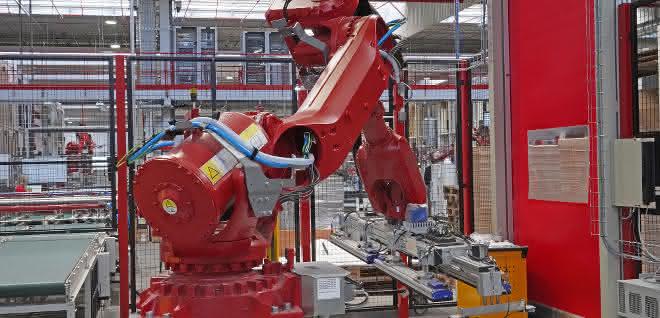High-precision robot: Robotics in woodworking