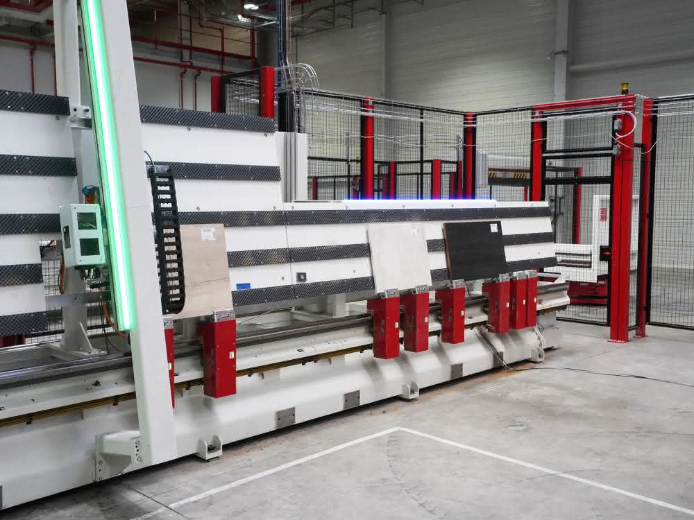 High-precision robot: Robotics in woodworking