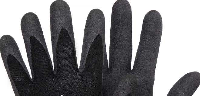 Baustelle: Alles im Griff –  Handschutz im Winter