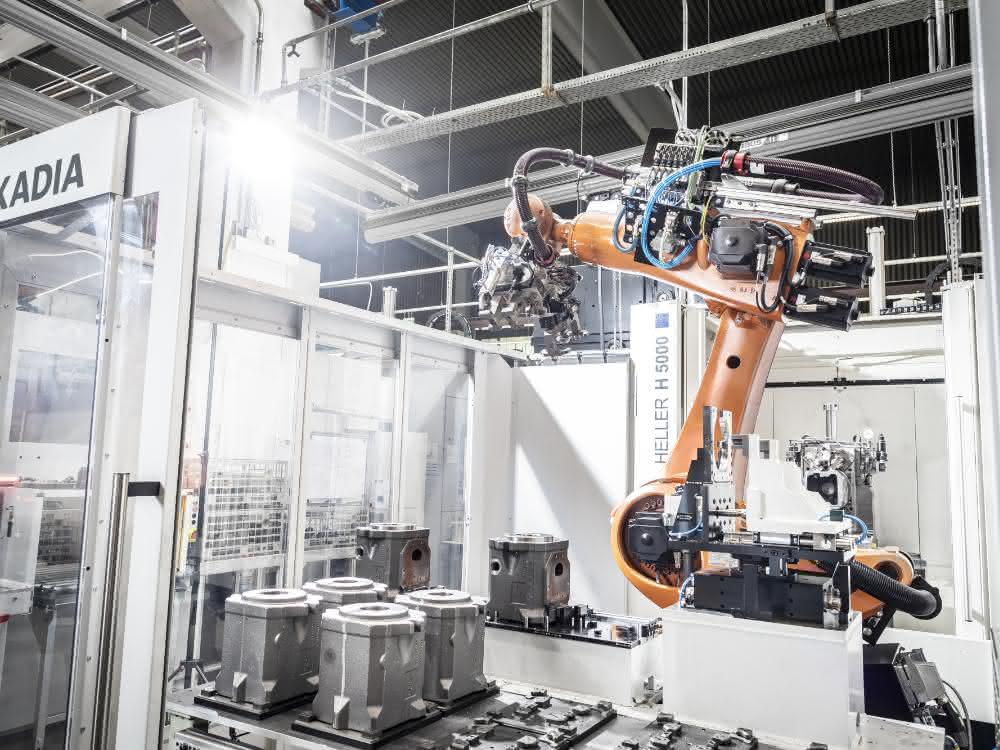 Deburring automation cell
