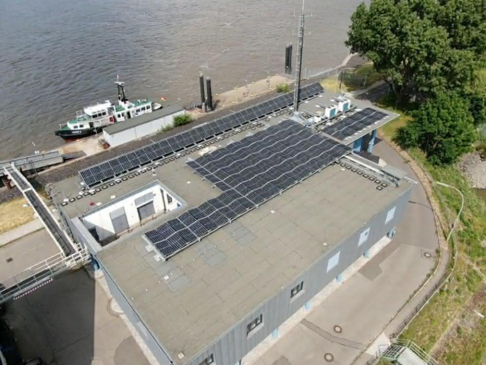 Hamburg Nautical Center steers shipping traffic with the power of the sun