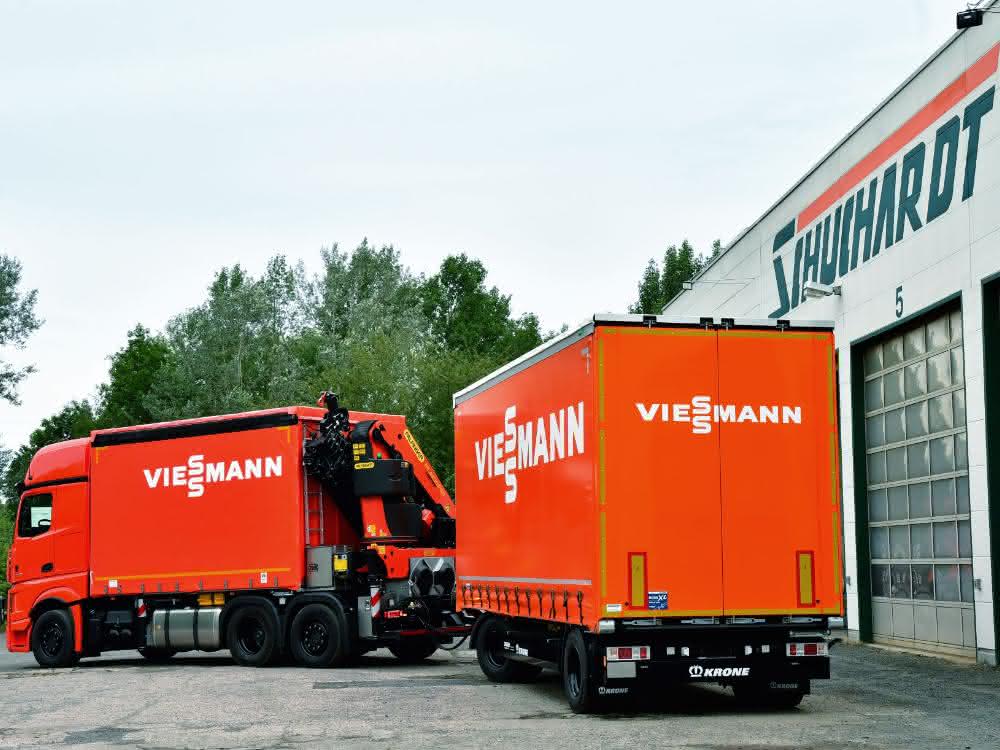 Palfinger-Anhänger mit Actros kombiniert