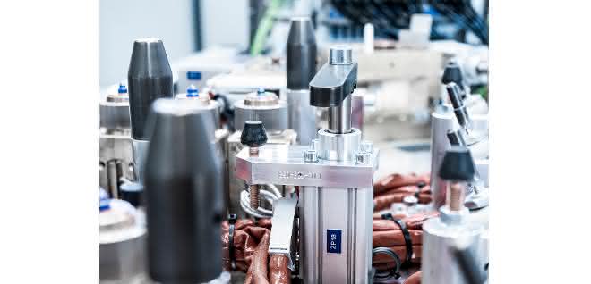 Resistance projection welding system: Man and machine together