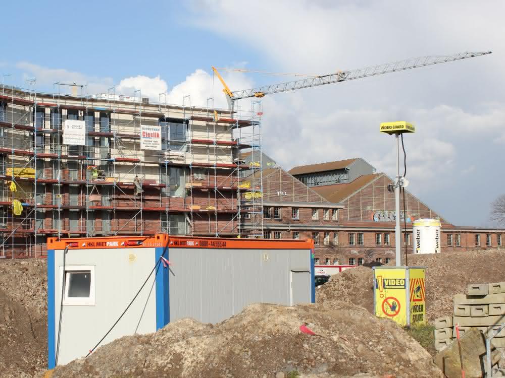 Vom Vorhängeschloss bis zur Videobewachung: Baucontainer vor Einbruch schützen