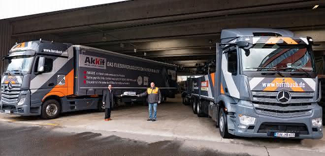 Profi Liner und Baustoffanhänger übergeben: Hornbach setzt auf Krone Profi Liner und Baustoffanhänger übergeben: Hornbach setzt auf Krone