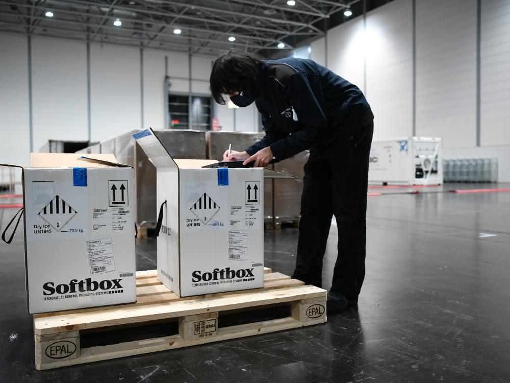 Safe transportation of coronavirus vaccines on EPAL Euro pallets