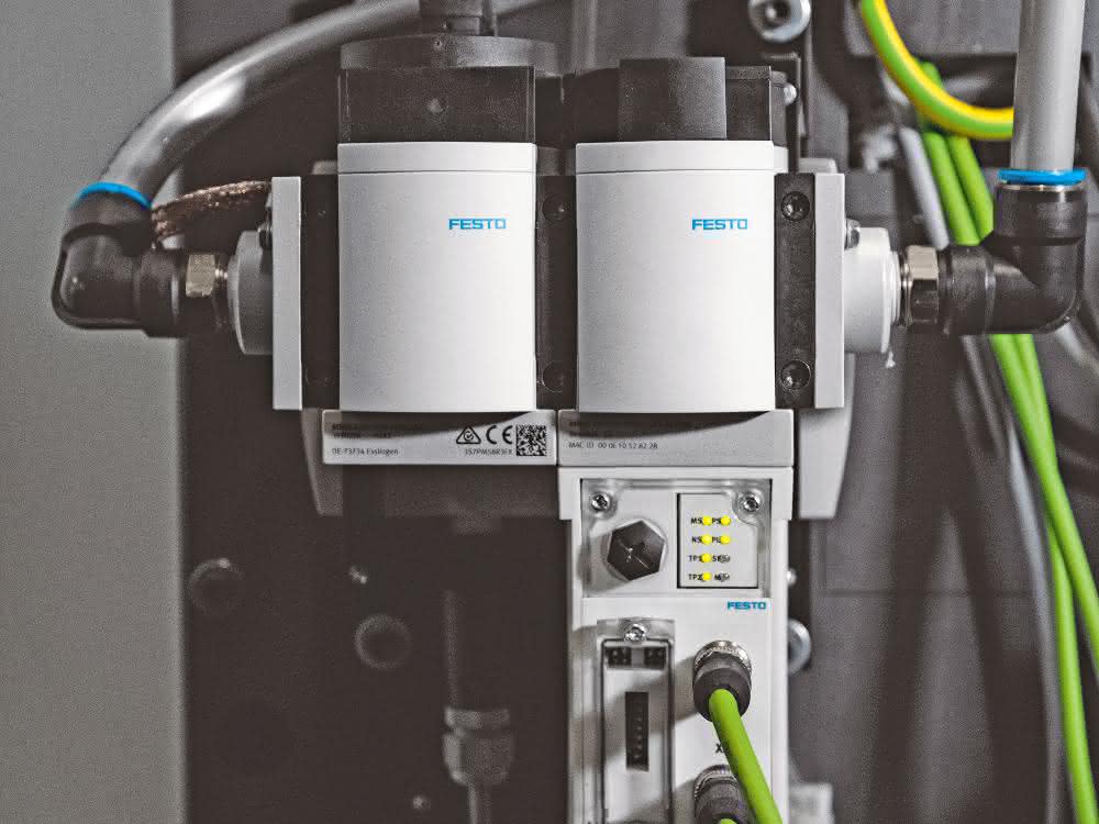 Workpiece handling: Stress field machining