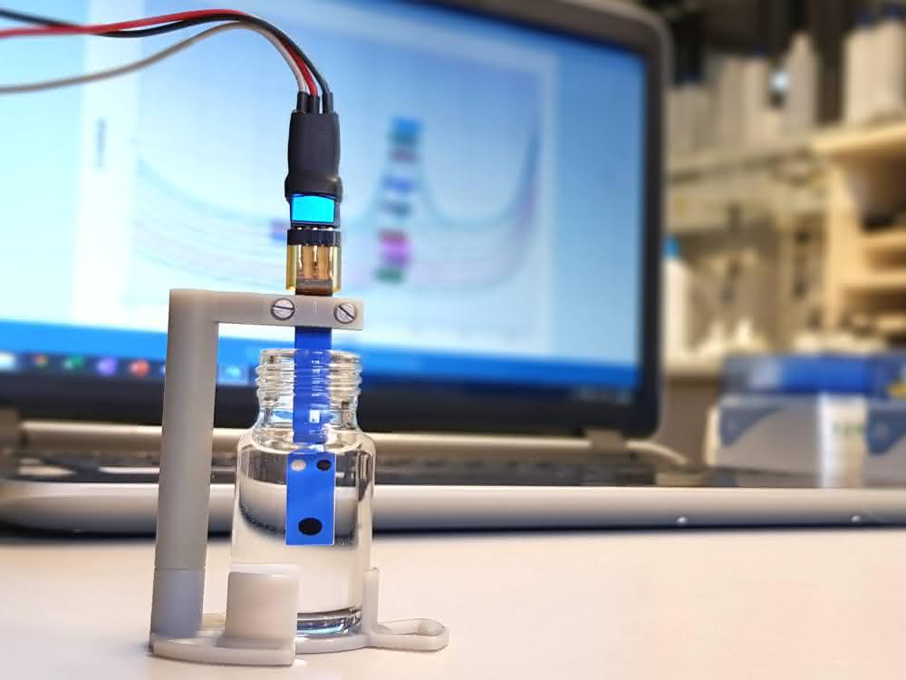 Versuchsanordnung zur voltammetrischen Analyse mit elektrochemischem Dickschichtsensor Versuchsanordnung