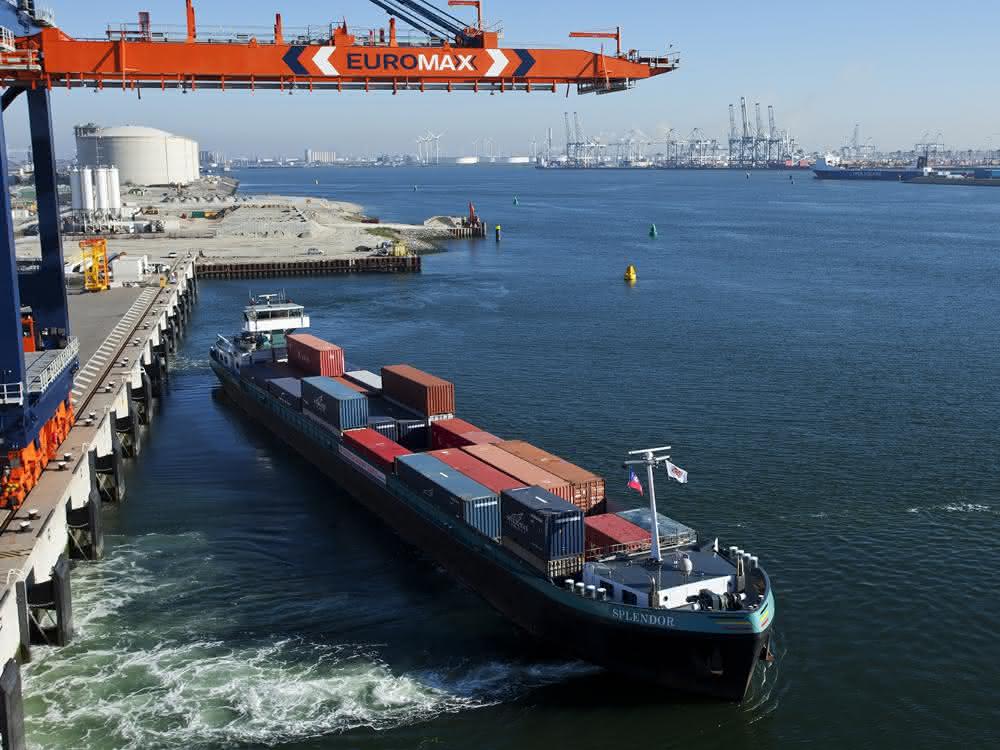 Projekt für knapp 170 Millionen Euro: Hochtief erweitert Rotterdamer Hafen Projekt für knapp 170 Millionen Euro: Hochtief erweitert Rotterdamer Hafen