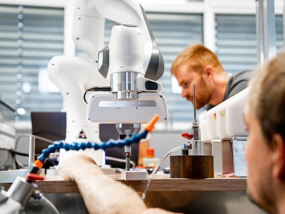 Process automation: Cobots in machining