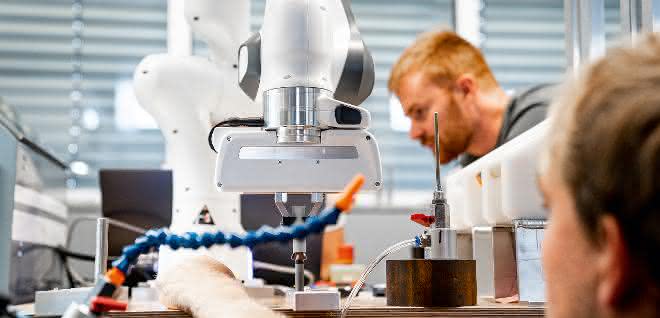 Process automation: Cobots in machining