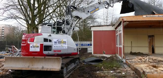 Bagger im Recyclingeinsatz: Ein präzises Kraftpaket von Takeuchi