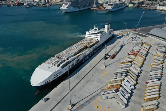 First ship call at HHLA PLT Italy