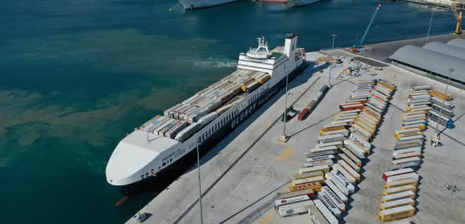 First ship call at HHLA PLT Italy