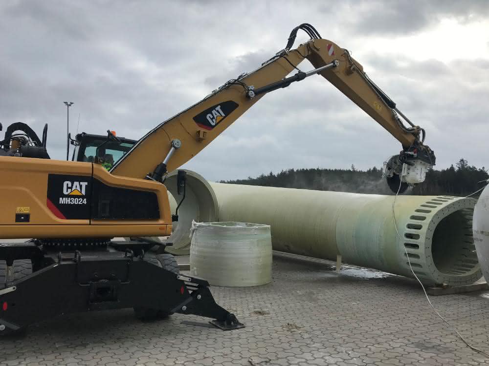 Recycling: Rotorblätter per Diamantsäge zerkleinert