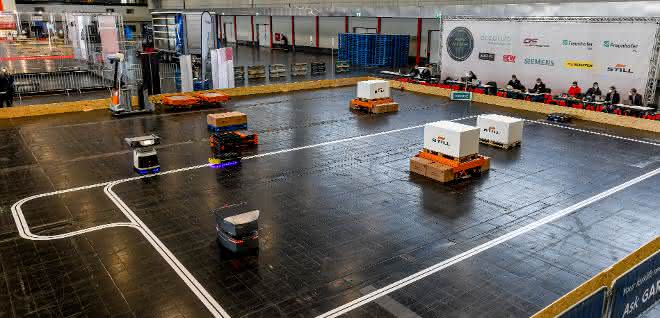 Schnittstelle für Fahrerlose Transportsysteme besteht Praxistest