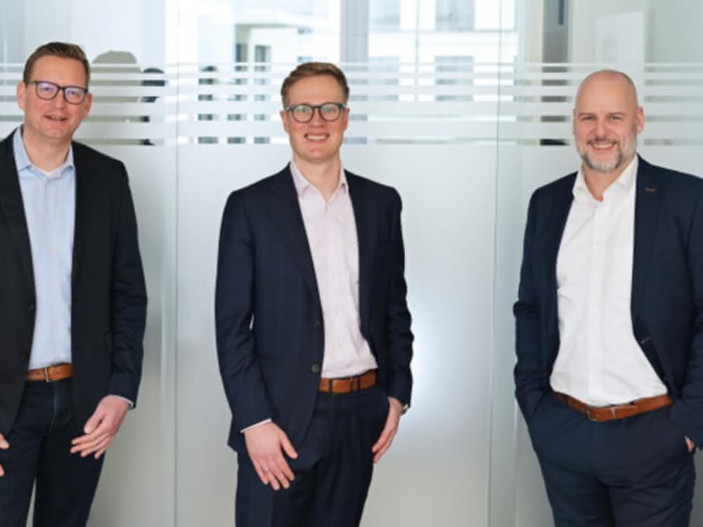 leogistics reorganizes management team for growth course