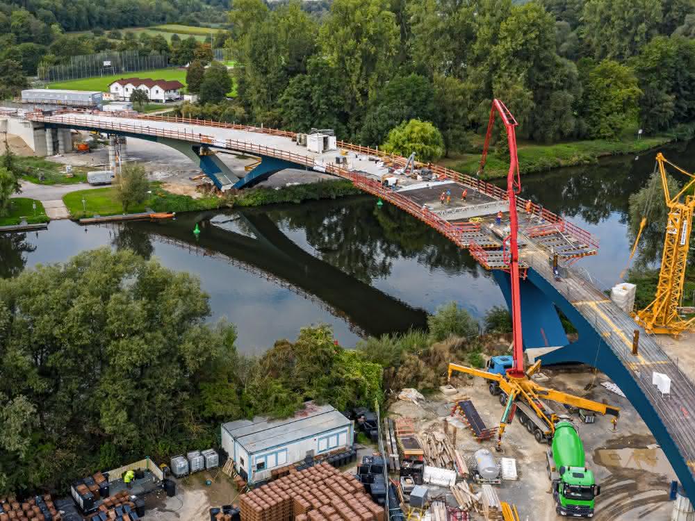 Brückenschalung: Mit Schwung über den ­Neckar
