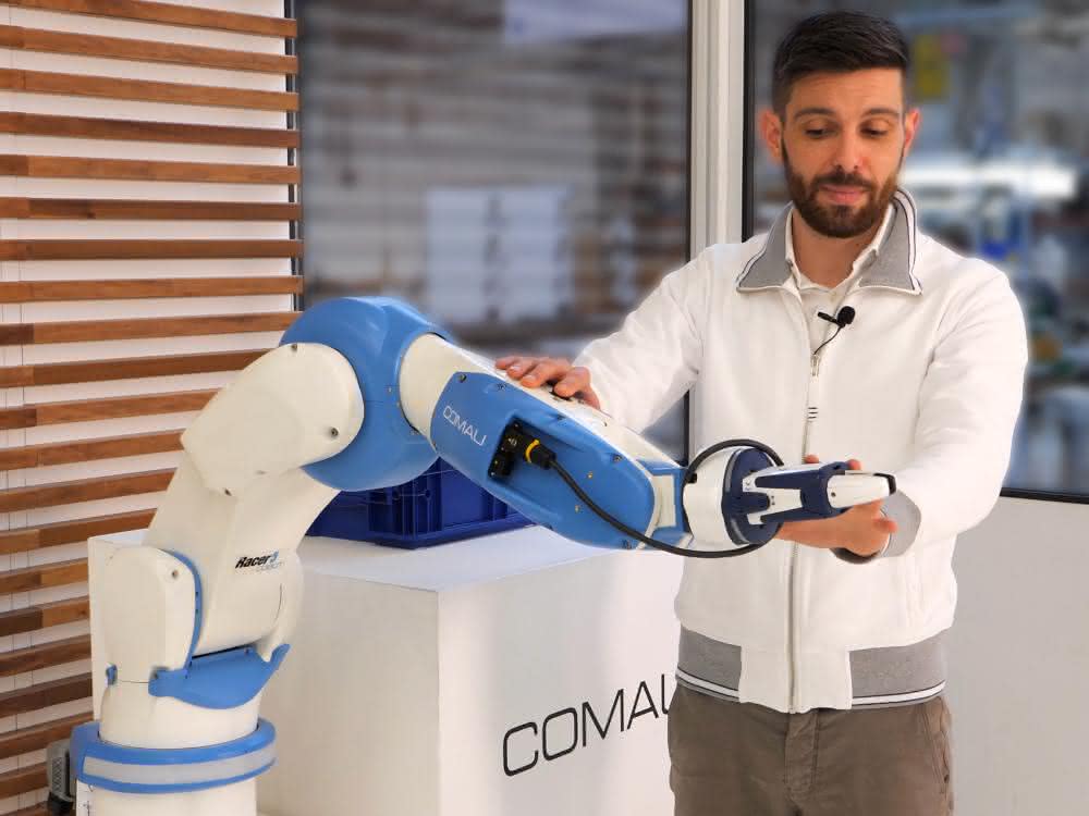 Comau Racer