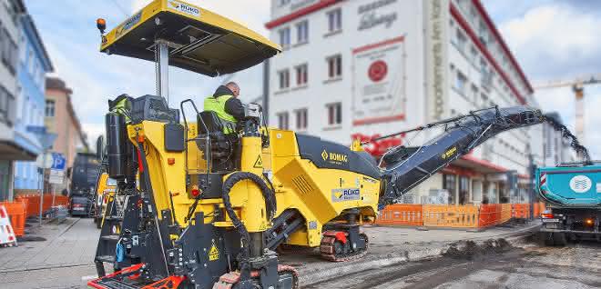 Straßenbau: Neue Bomag Fräse bei Karlsruher Kombilösung im Einsatz