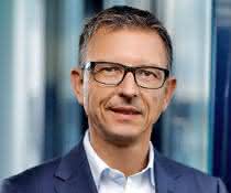 3Dexperience platform: Integration of cloud-based implementations