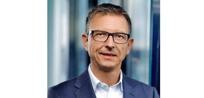 3Dexperience platform: Integration of cloud-based implementations