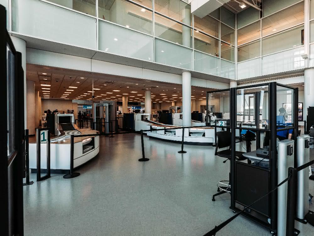 X-ray lines from Vanderlande at Charlotte Douglas International Airport