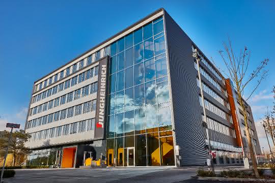 Jungheinrich gets off to a strong start and raises its forecast