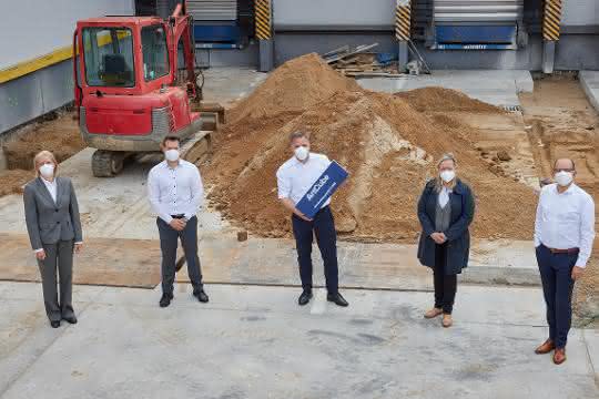 Lufthansa Cargo lays foundation stone for new art warehouse at Frankfurt hub