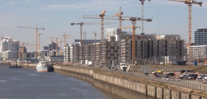 Kran-Ballett in der Hamburger HafenCity
