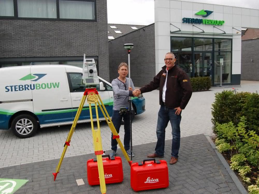 William van Weekom, Vermesser bei Stebru (li.) und Ad van Gils, Kaufmännischer Manager bei Boels Geo & Safety (re.).