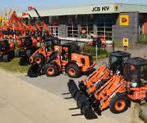 Eine Auswahl der JCB Mobilbagger, Radlader und Teleskope für die Boels Mietflotte.