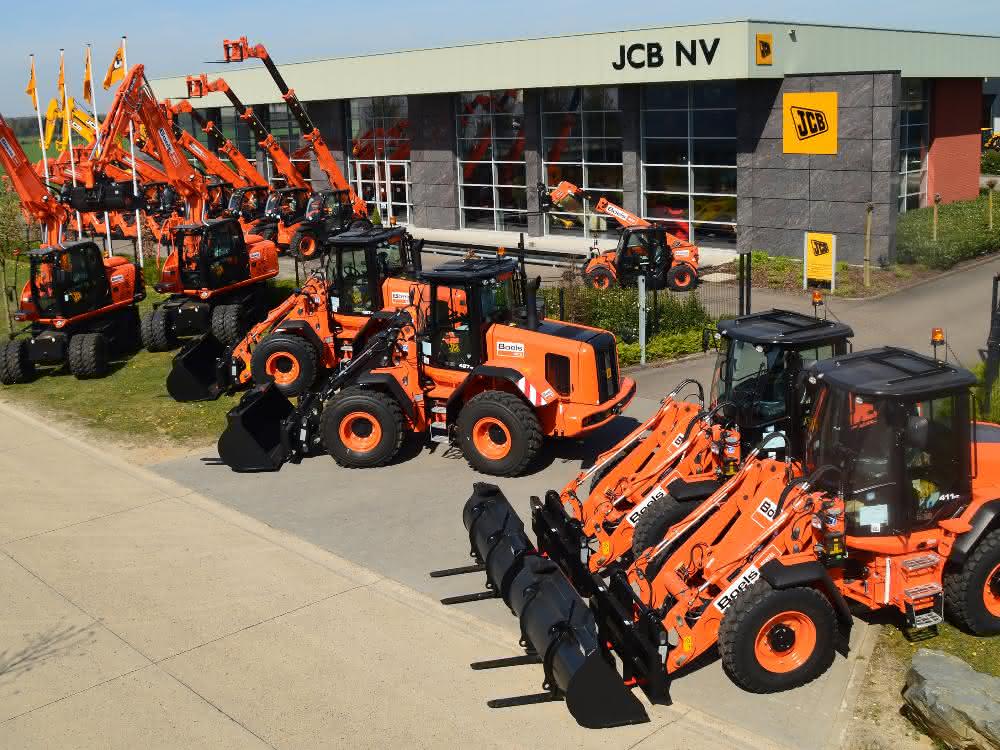 Eine Auswahl der JCB Mobilbagger, Radlader und Teleskope für die Boels Mietflotte.