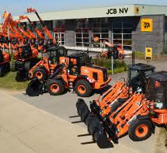 Eine Auswahl der JCB Mobilbagger, Radlader und Teleskope für die Boels Mietflotte.