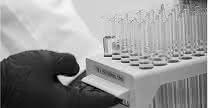 „Doppelt schnell und doppelt einfach: Mikrowellen-Synthese und Flash-Chromatographie im Verbund“
