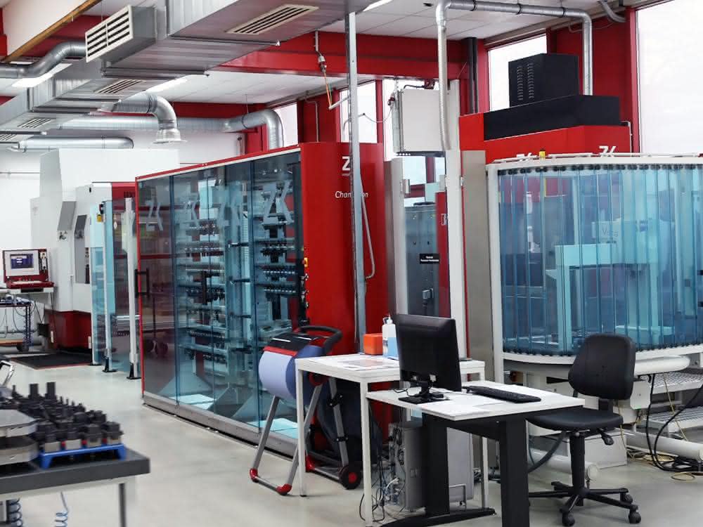 Mold making: Automated mold making Mold making: Automated mold making