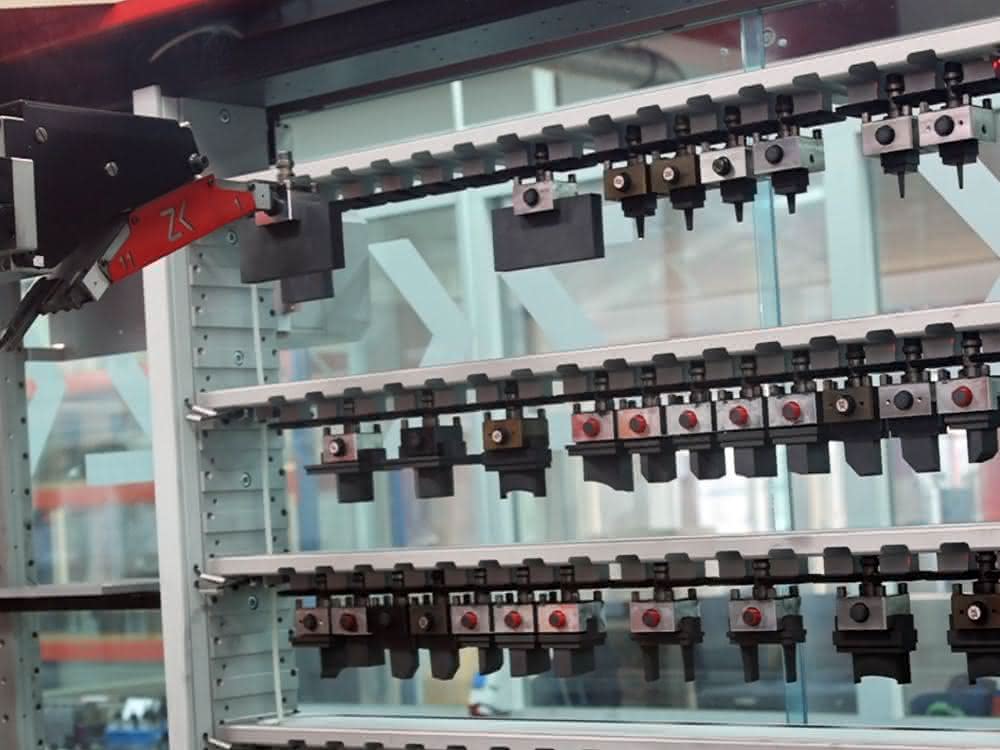 Mold making: Automated mold making