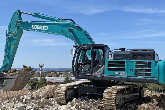 Kobelco erweitert Angebot in der 50 Tonnen Klasse Kobelco erweitert Angebot in der 50 Tonnen Klasse