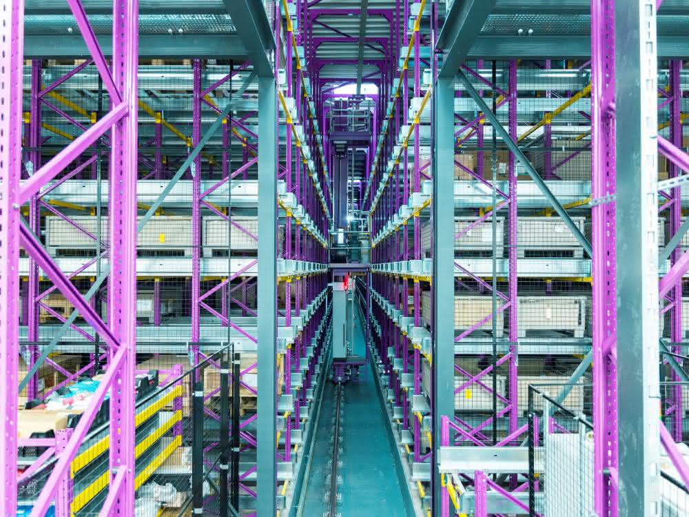 In the fast lane with automated intralogistics