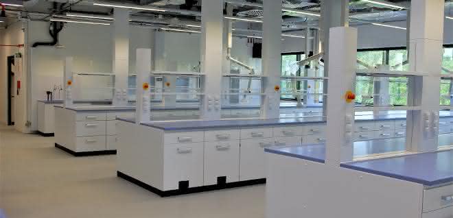 CAD-Planung für realitätsnahe 3D-Ansichten: Laborplanung und -modernisierung sind vielfältig Laborarbeitsplätze